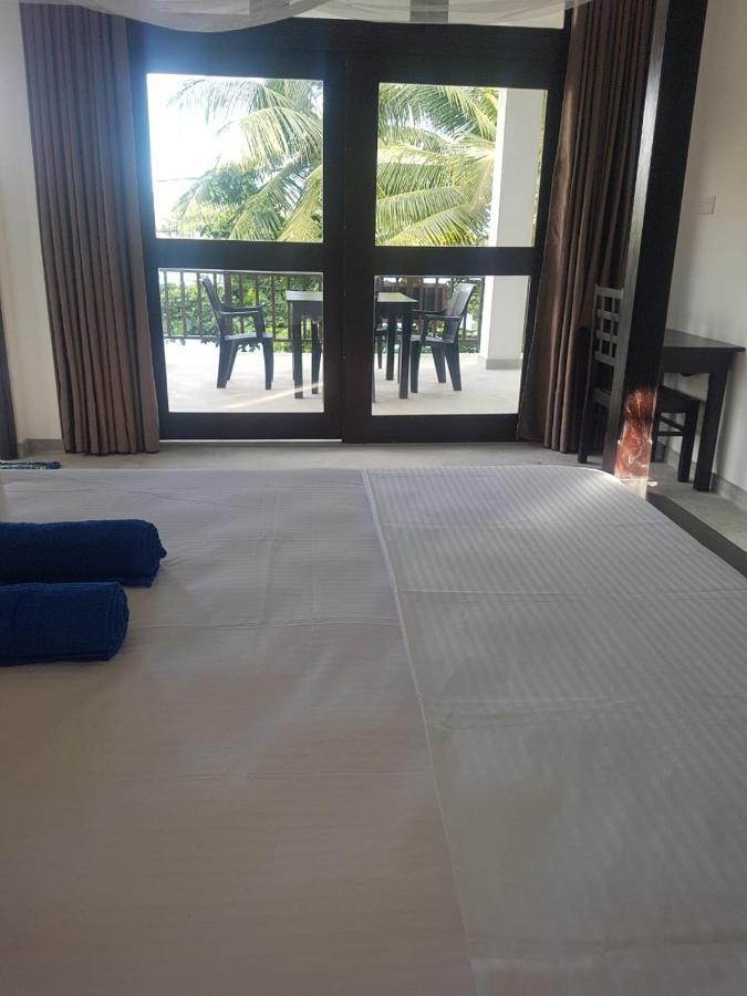 מלון דיקוולה Waves Hiri מראה חיצוני תמונה